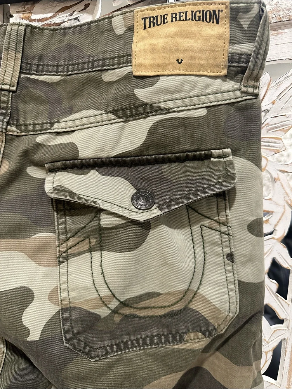 True Religion Men's jogger Camo Cargo Pants in Olive and Khaki